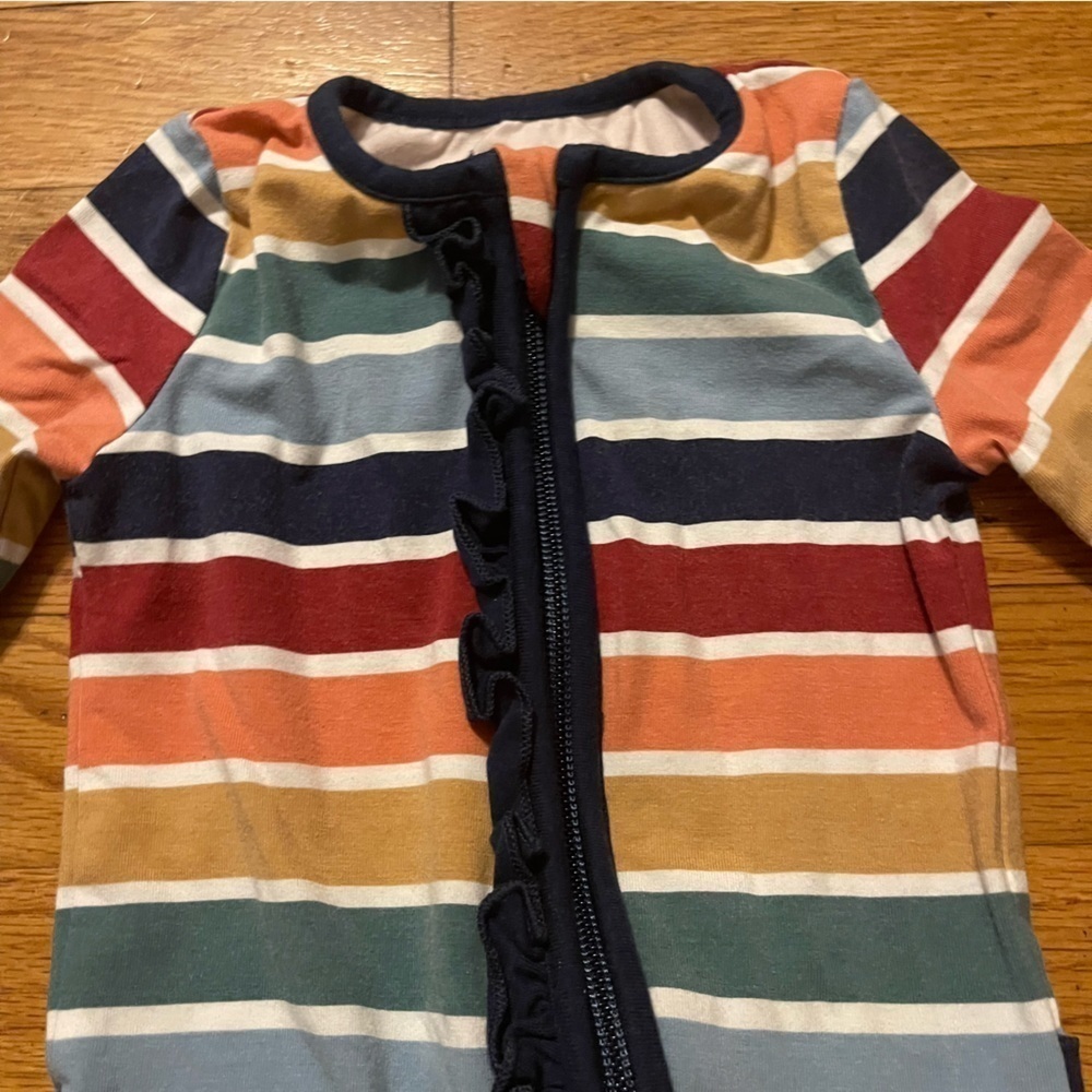 Ruffle Butts | Rainbow Footed Ruffle Pajamas | 12-18 mo - Picture 4 of 5